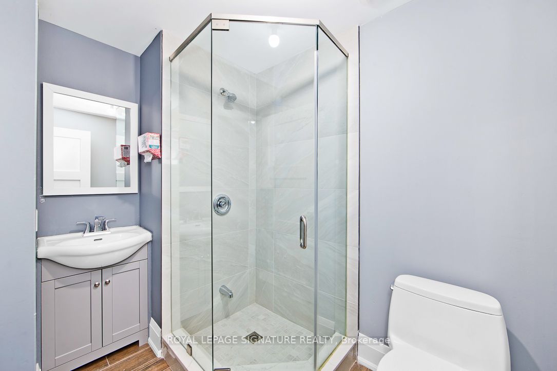 450 Saville Cres