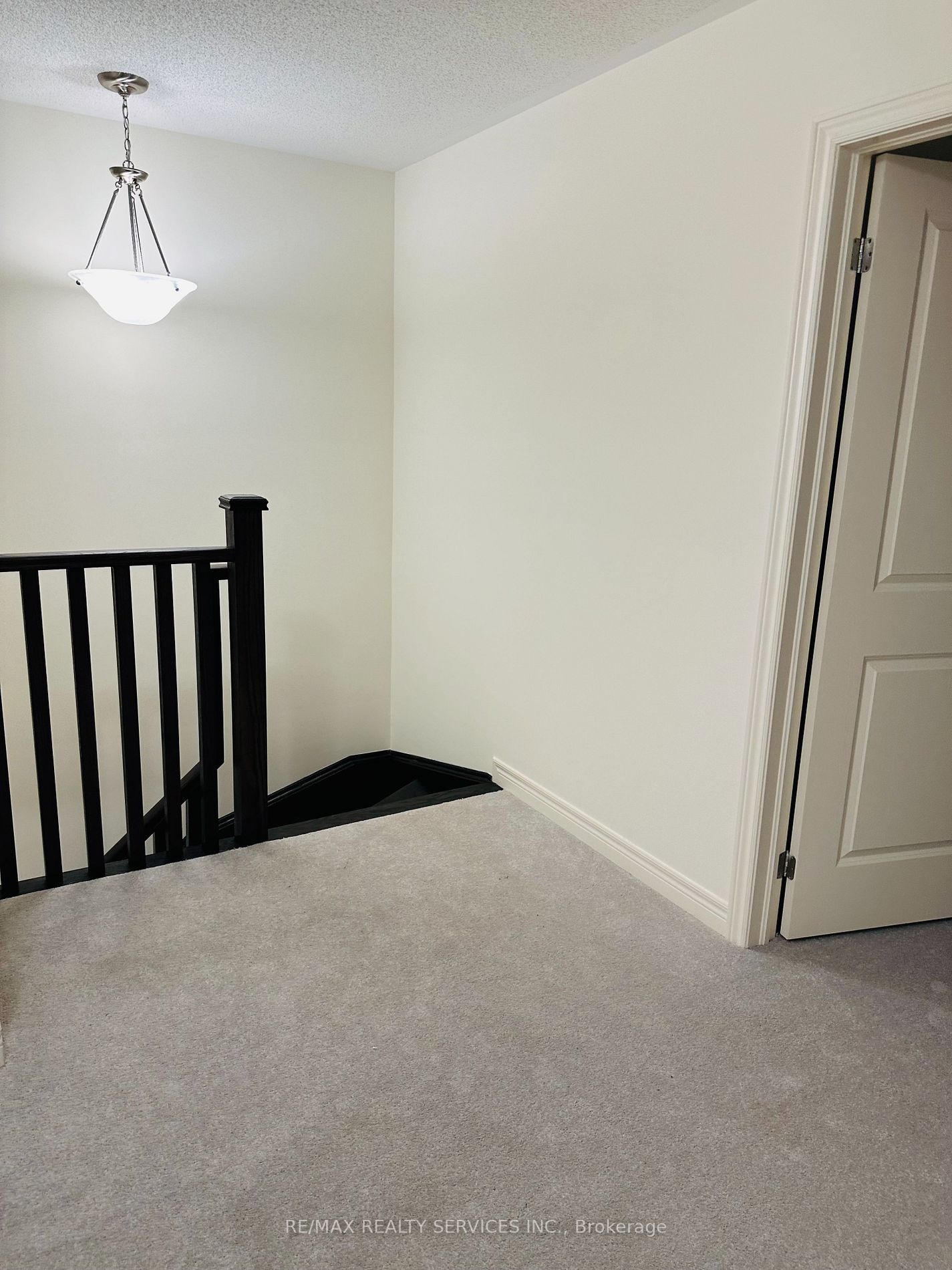 14 Gosset Rd E