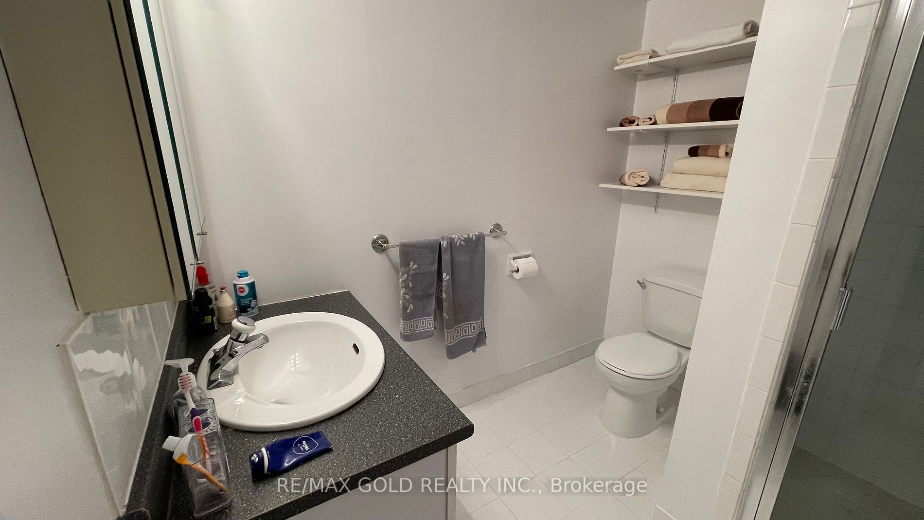 3650 Kaneff Crescent, #3106