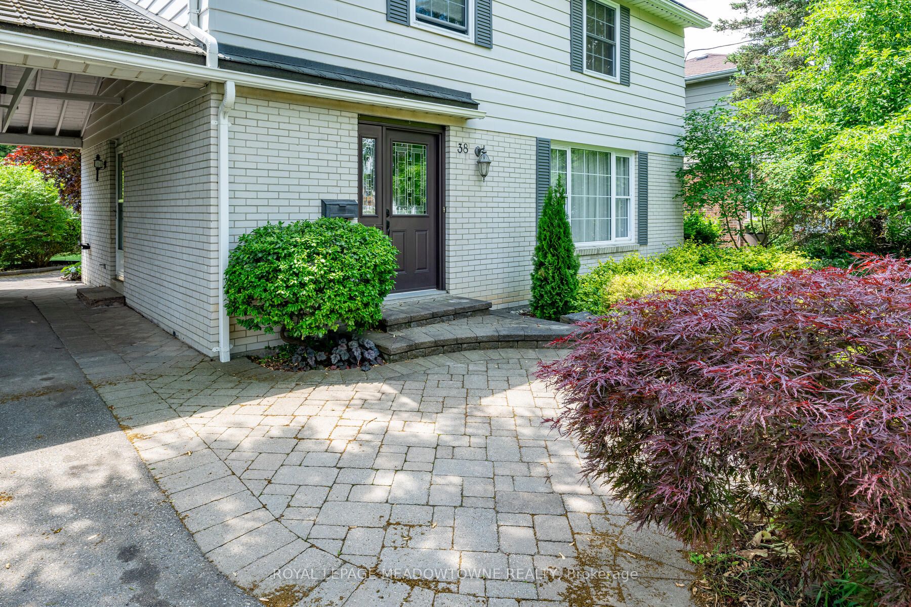 38 Chelvin Dr