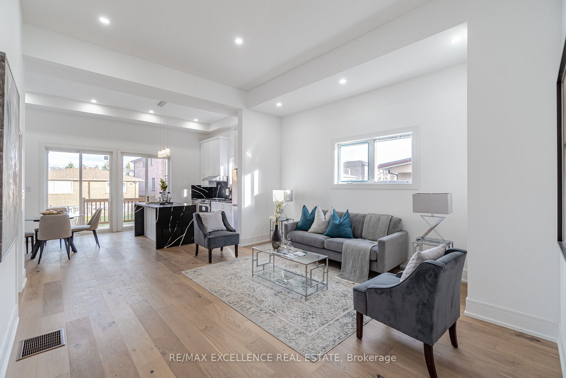55 Renfield St