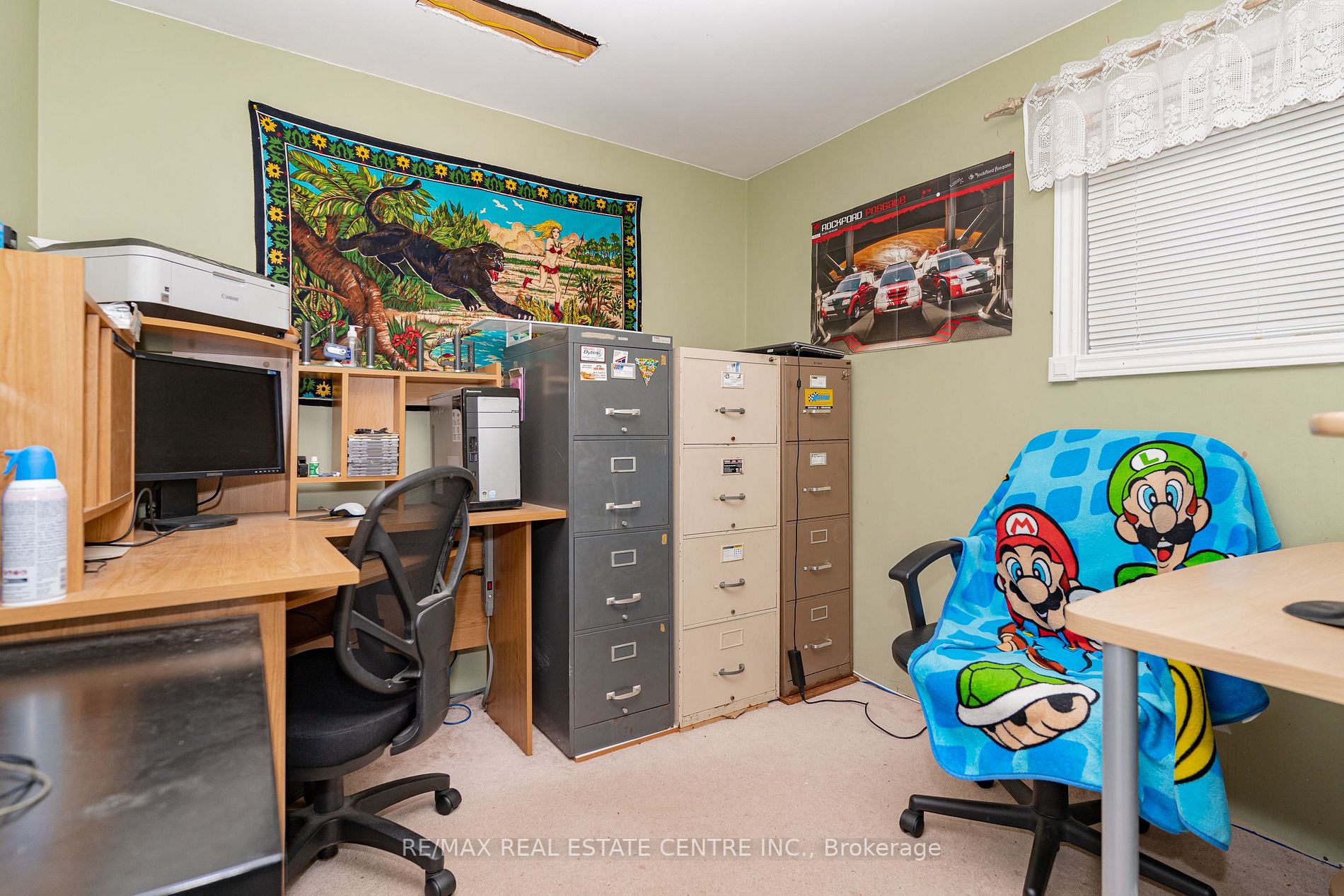 246 Howard Cres