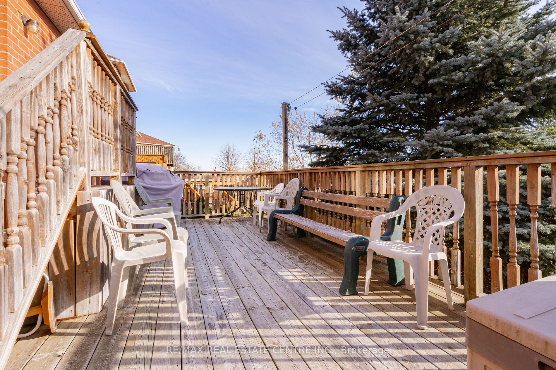 246 Howard Cres