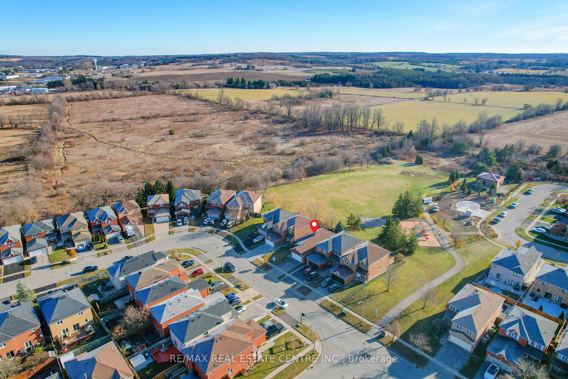 246 Howard Cres