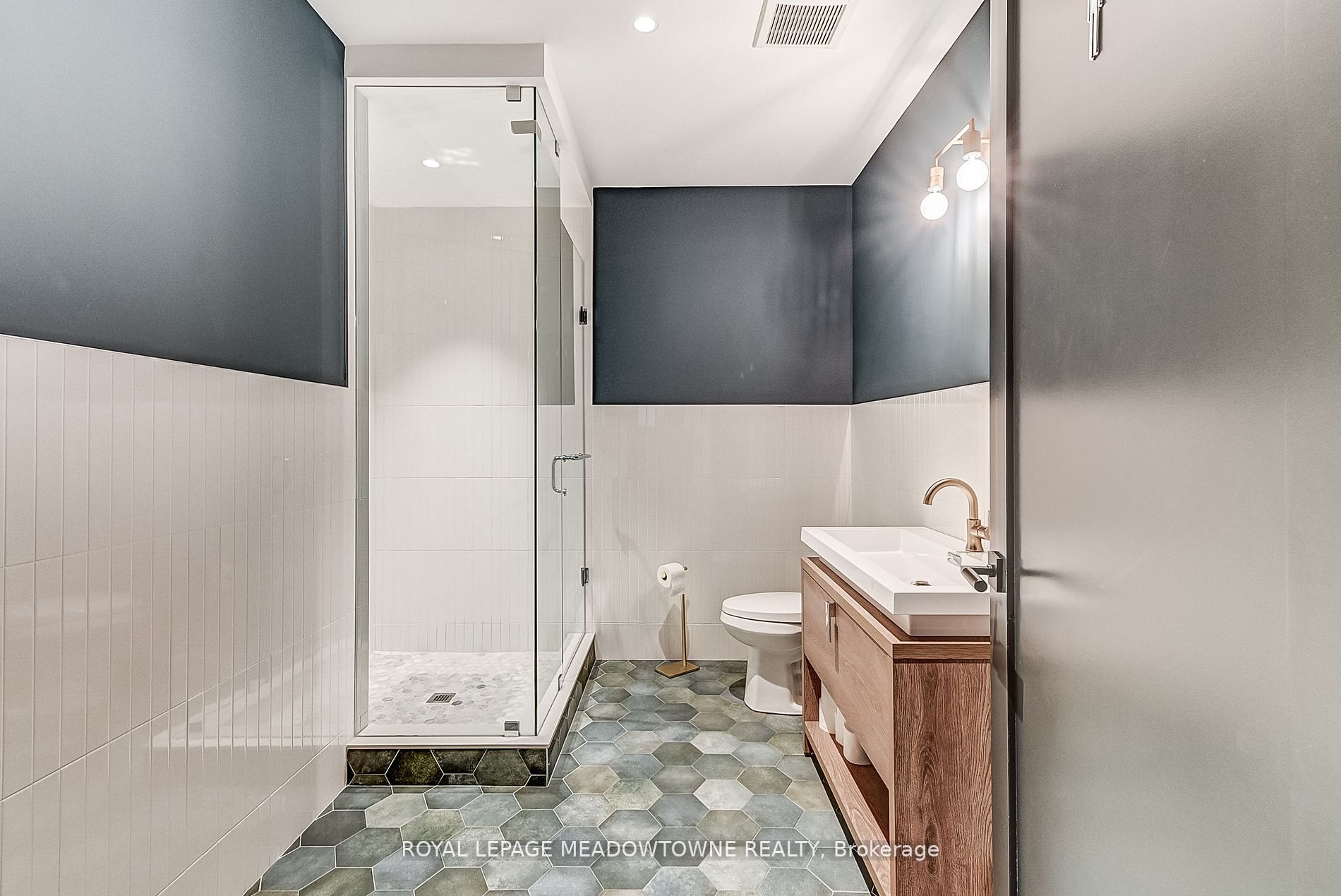 7145 West Credit Ave, #3-201