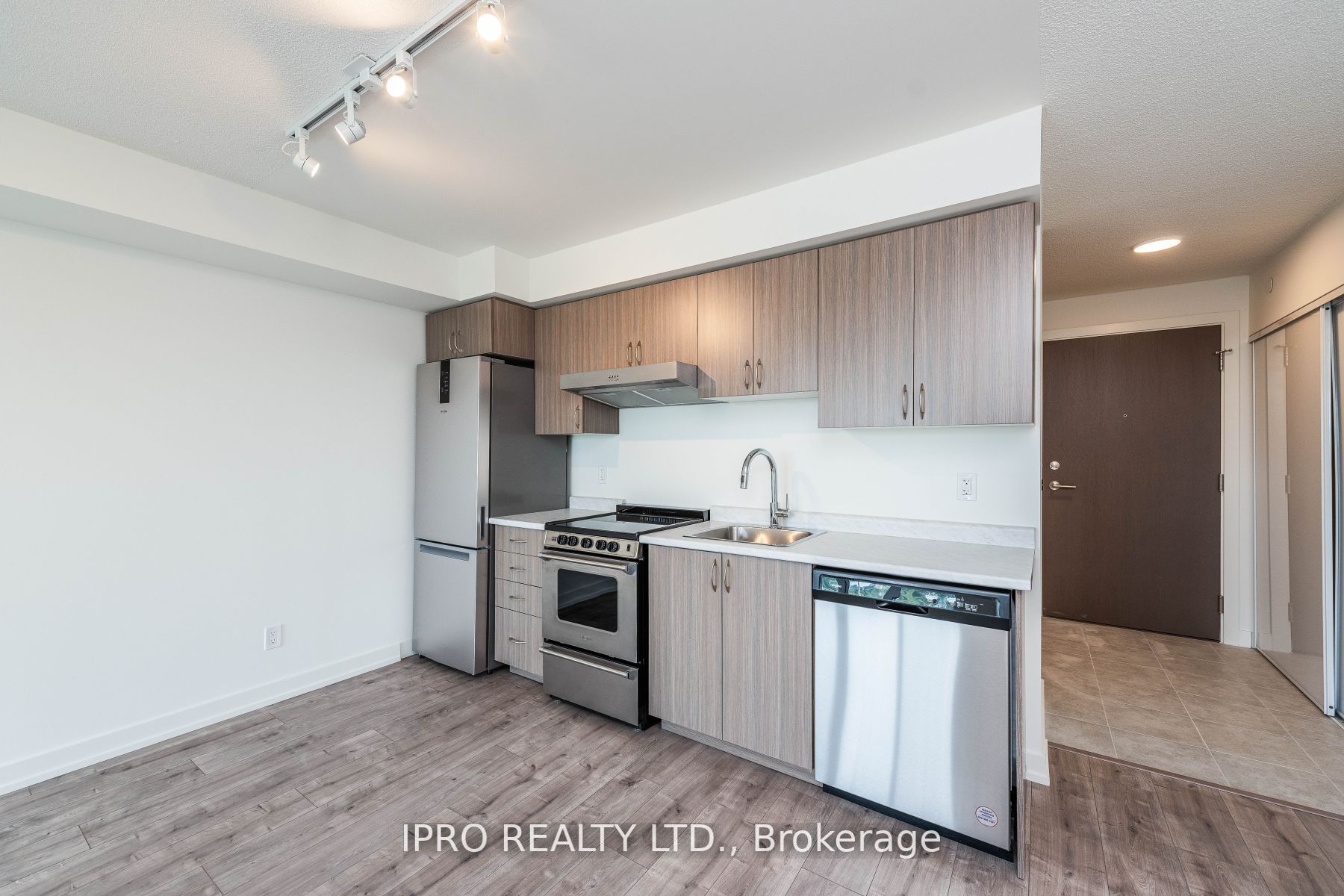 10 Wilby Cres, #1404