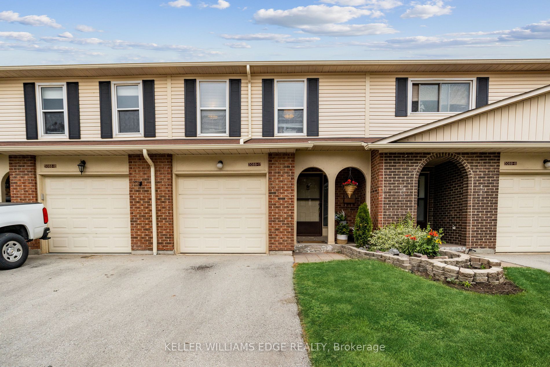 5088 New St, #17