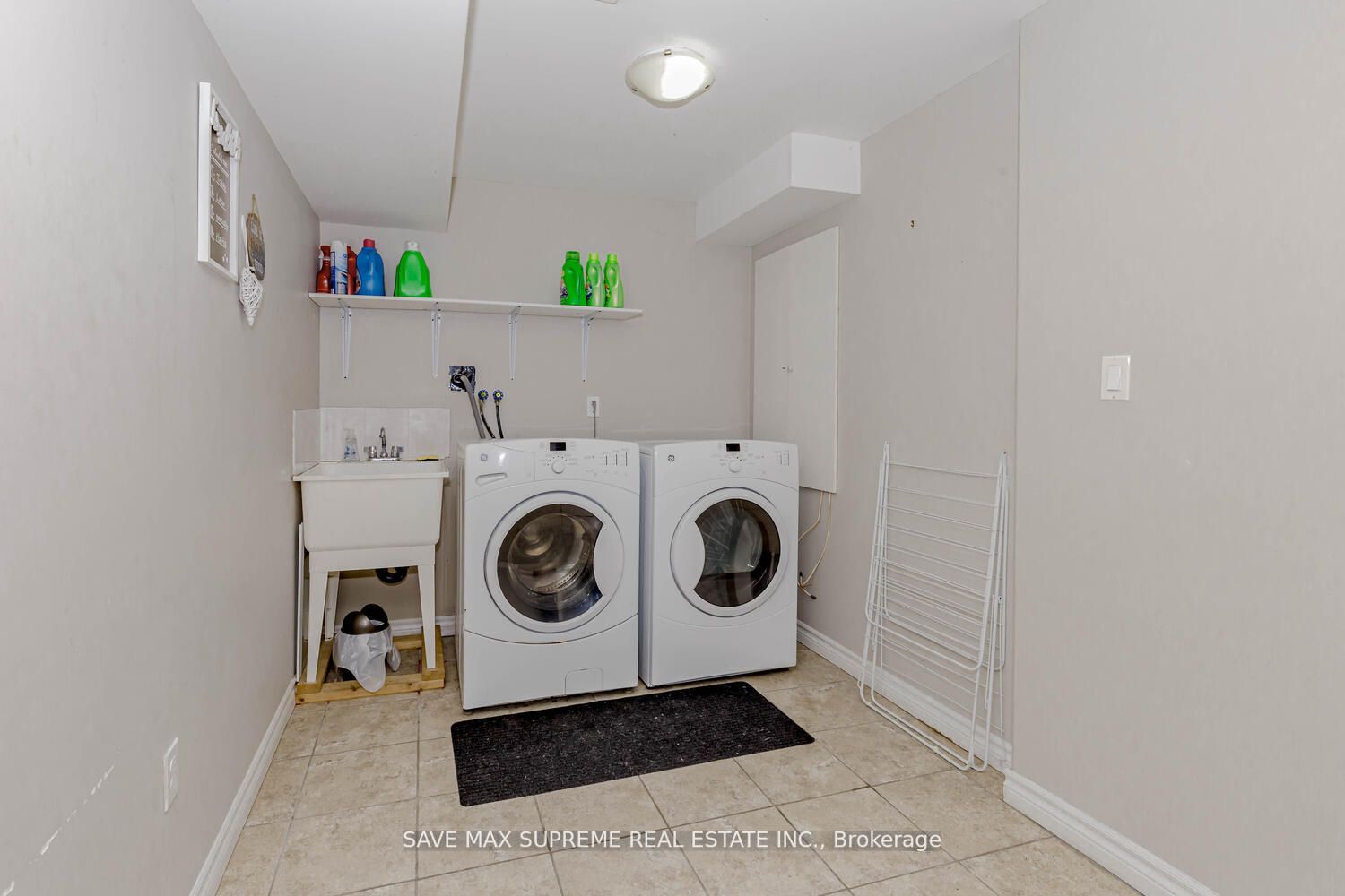 13 Ugrasen St