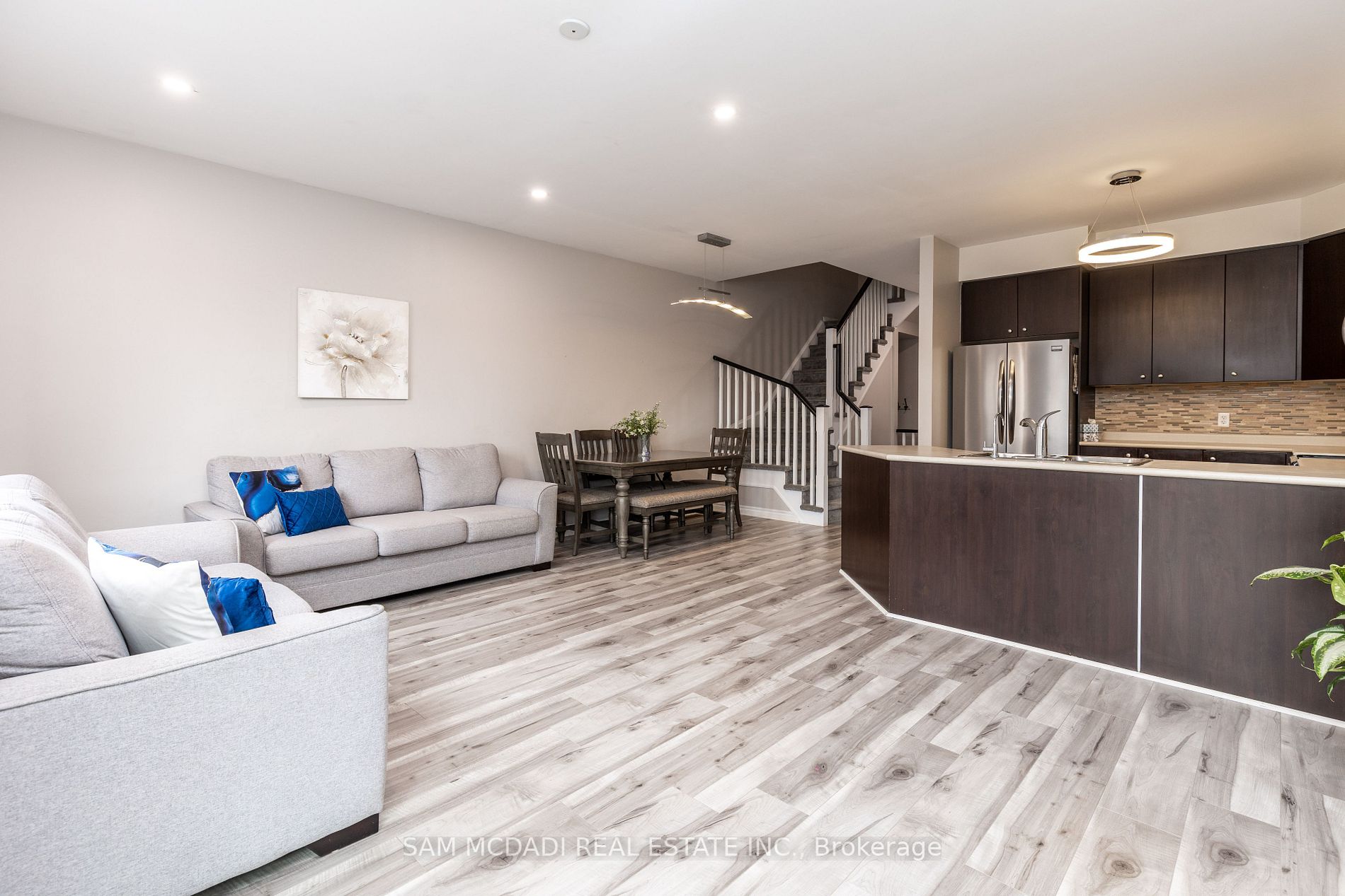 651 Farmstead Dr, #53