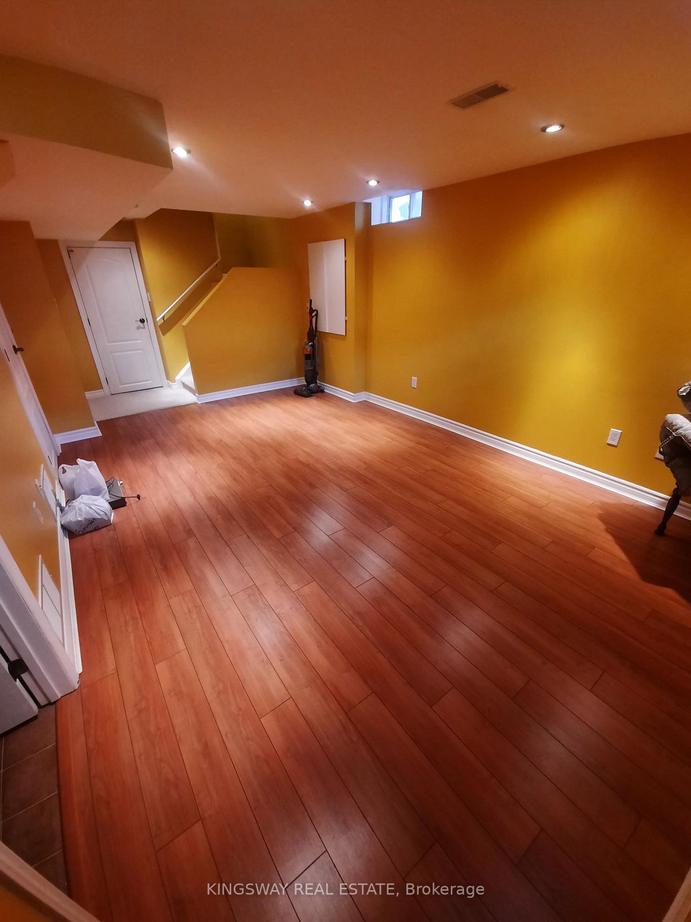 48 Ferncastle Cres