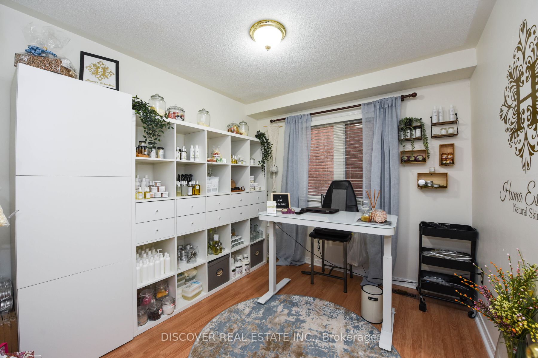 1521 Roseway Dr