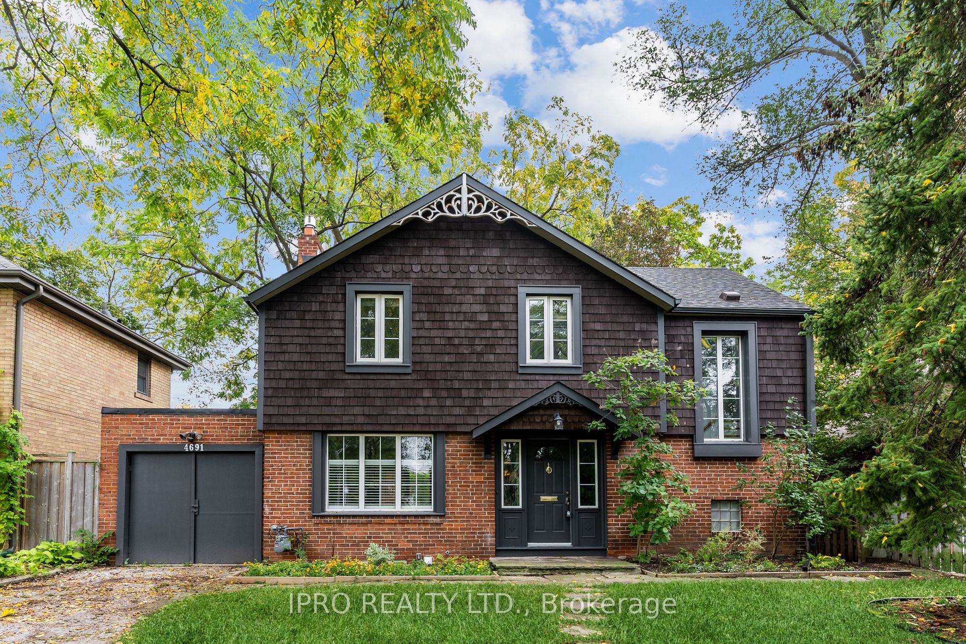 4691 Dundas St W