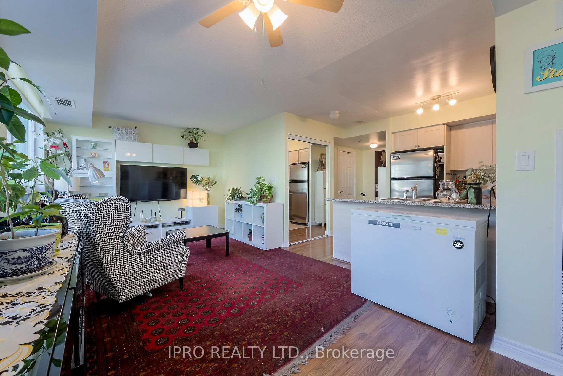 208 Enfield Pl, #901