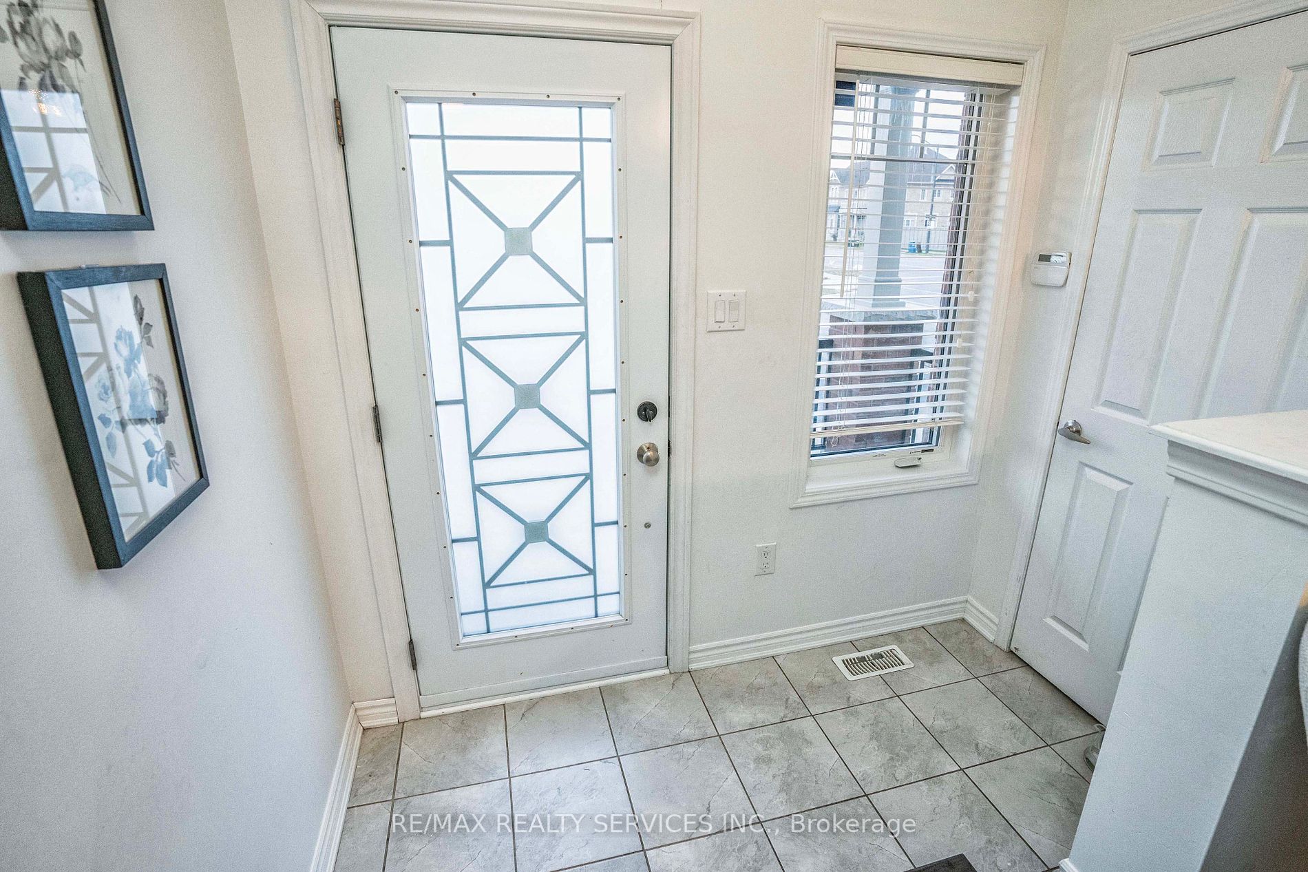114 Thornbush Blvd