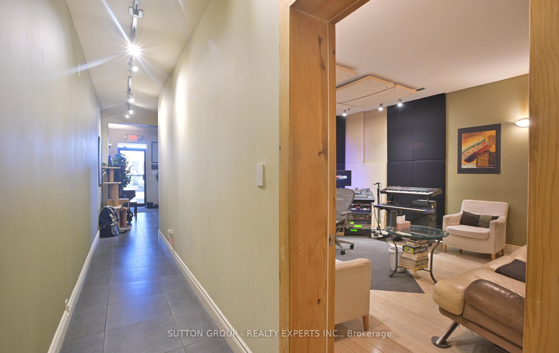 173 Advance Blvd, #53/54
