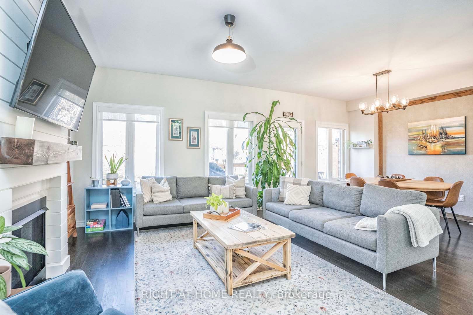 1221 Azinger Lane
