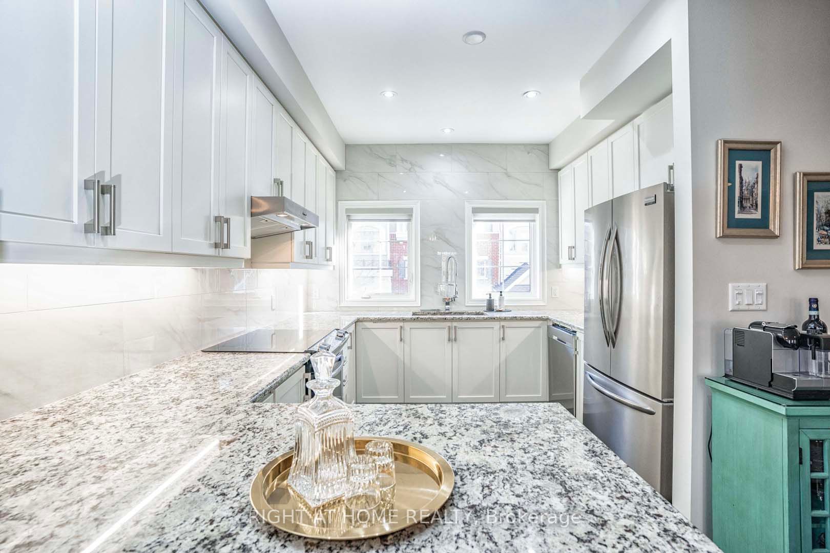 1221 Azinger Lane