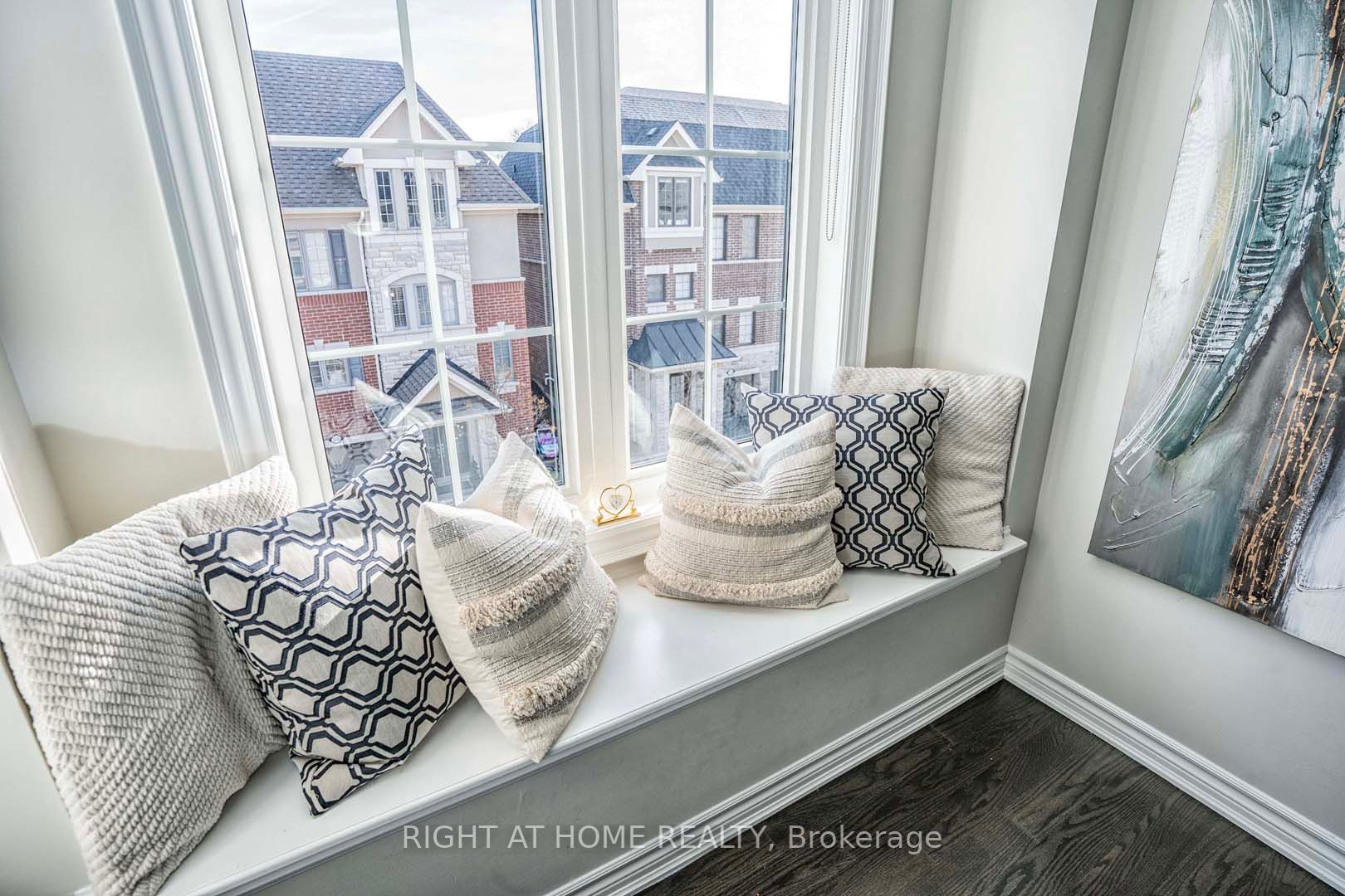 1221 Azinger Lane