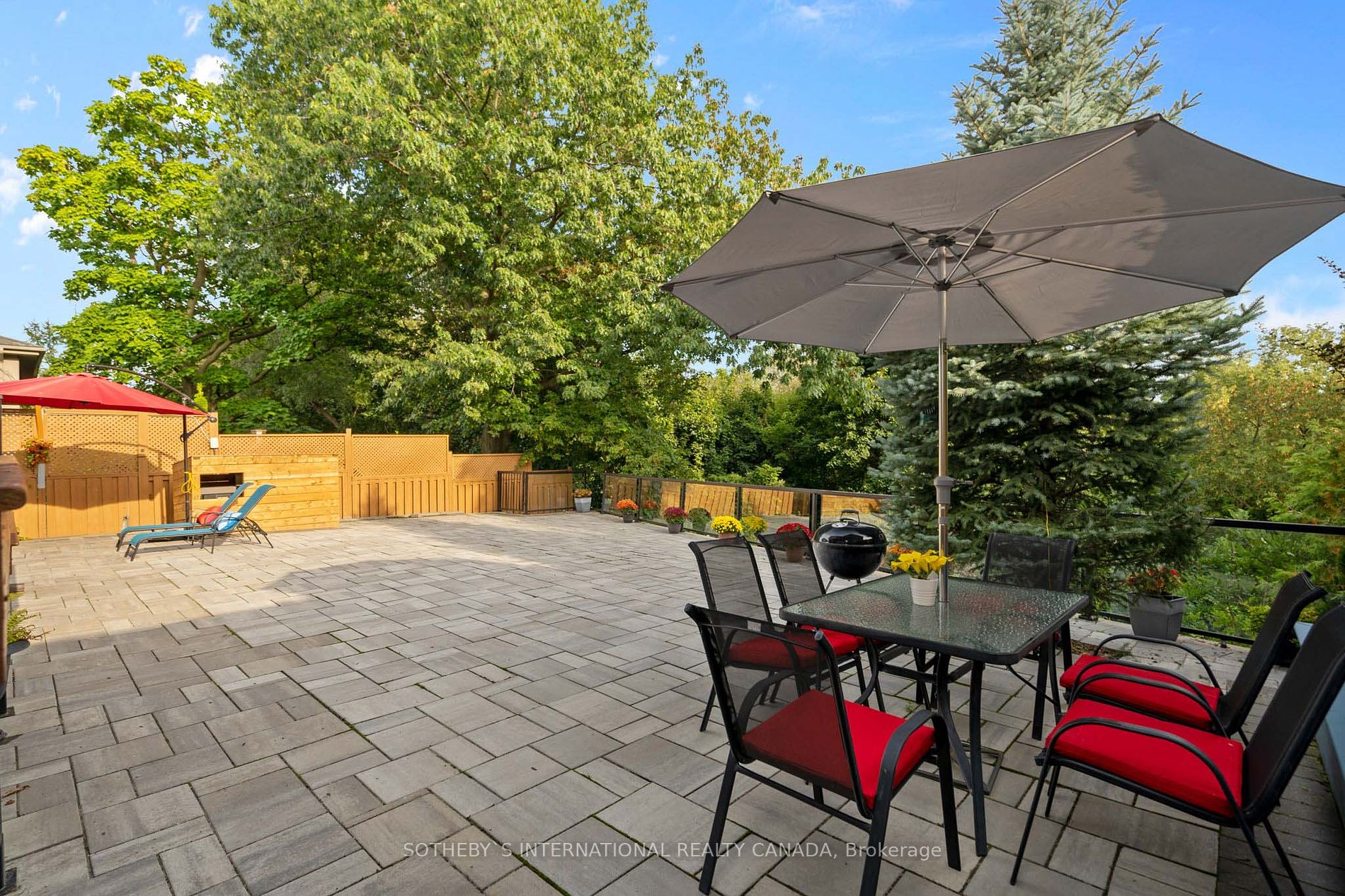 46 Ravenscrest Dr