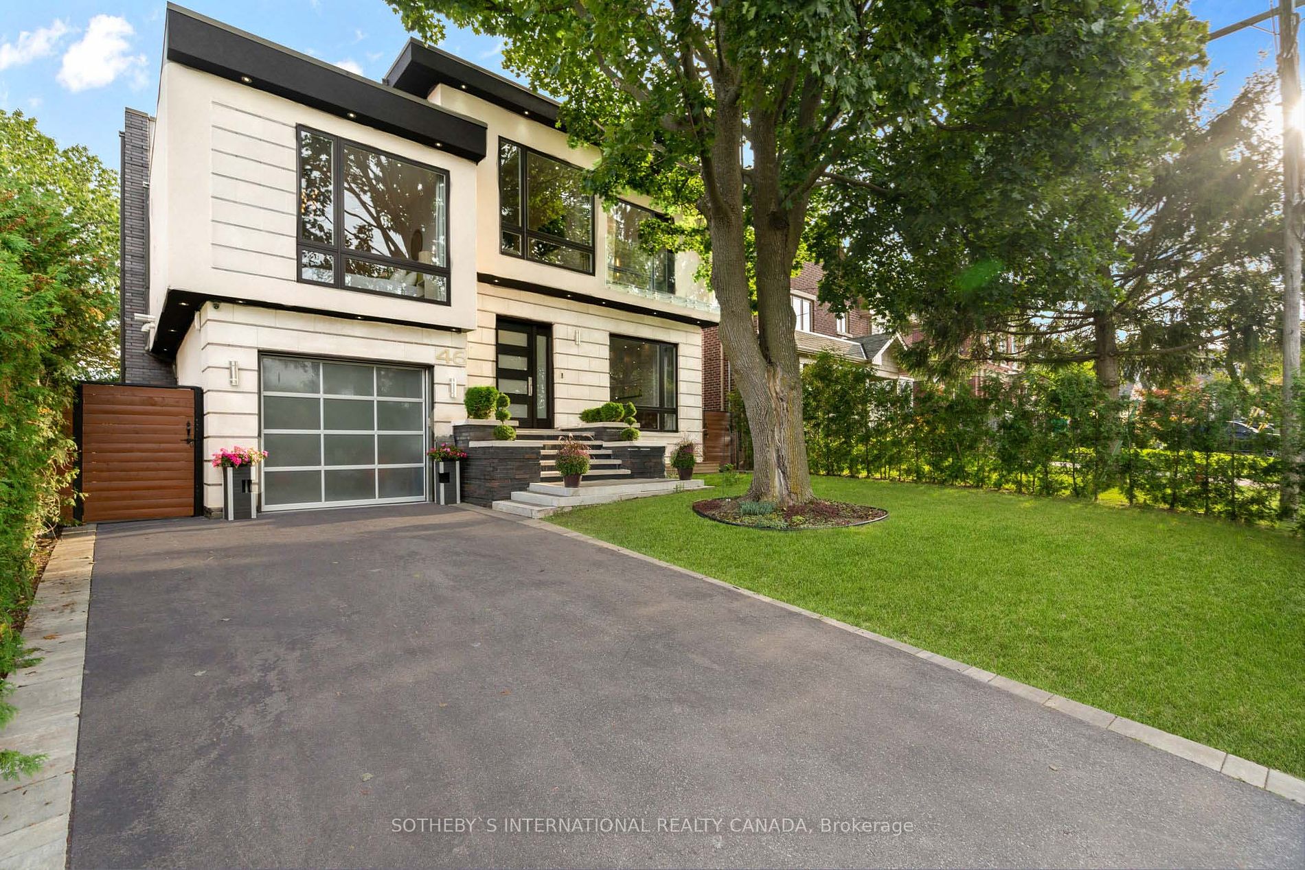 46 Ravenscrest Dr