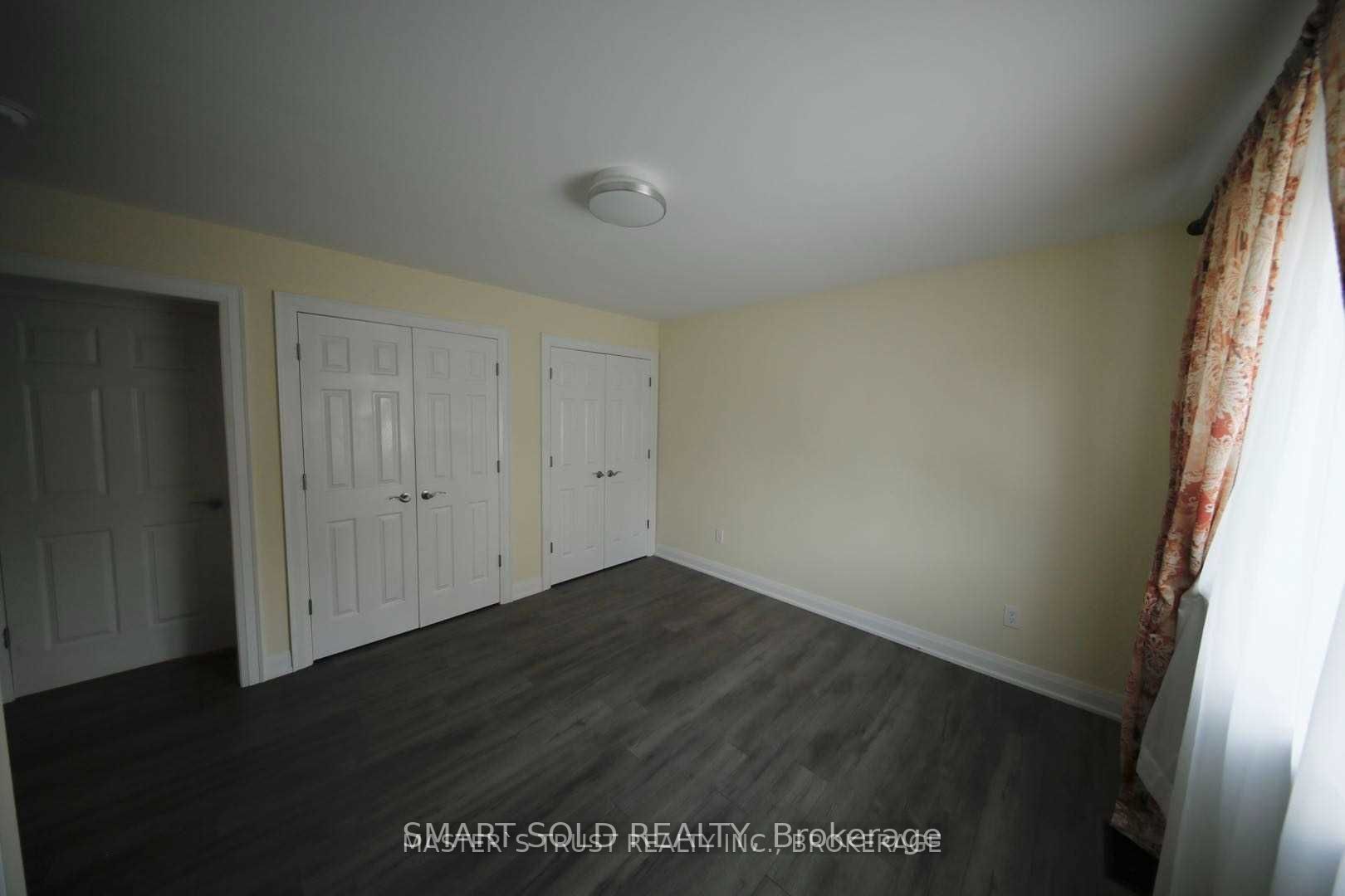 1078 Sawyer Ave