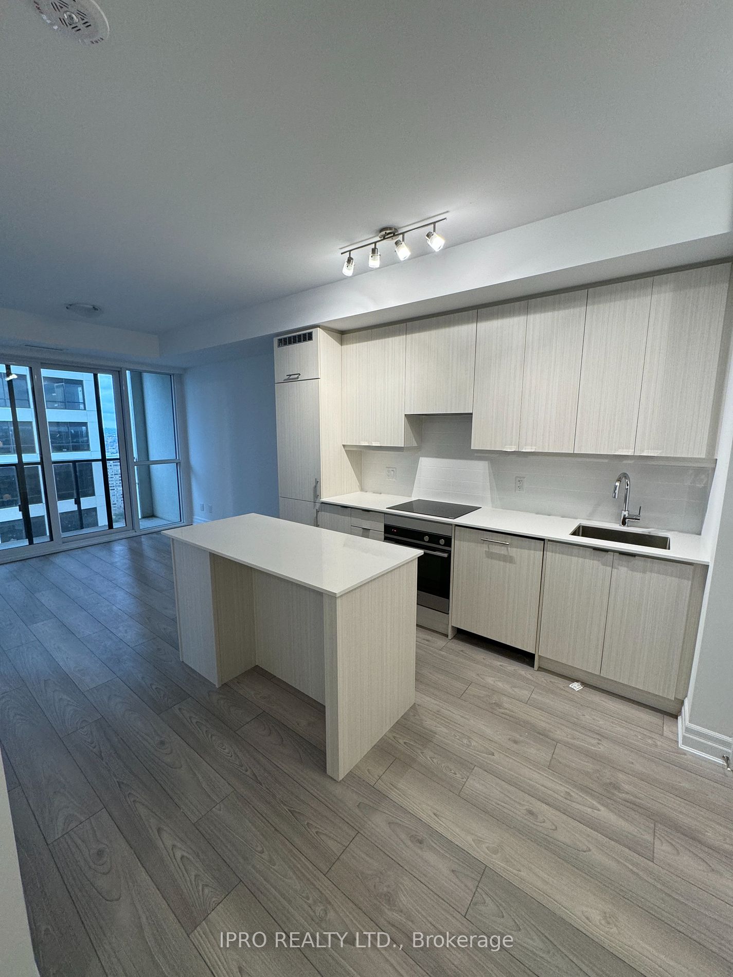 36 Elm Drive W #2303