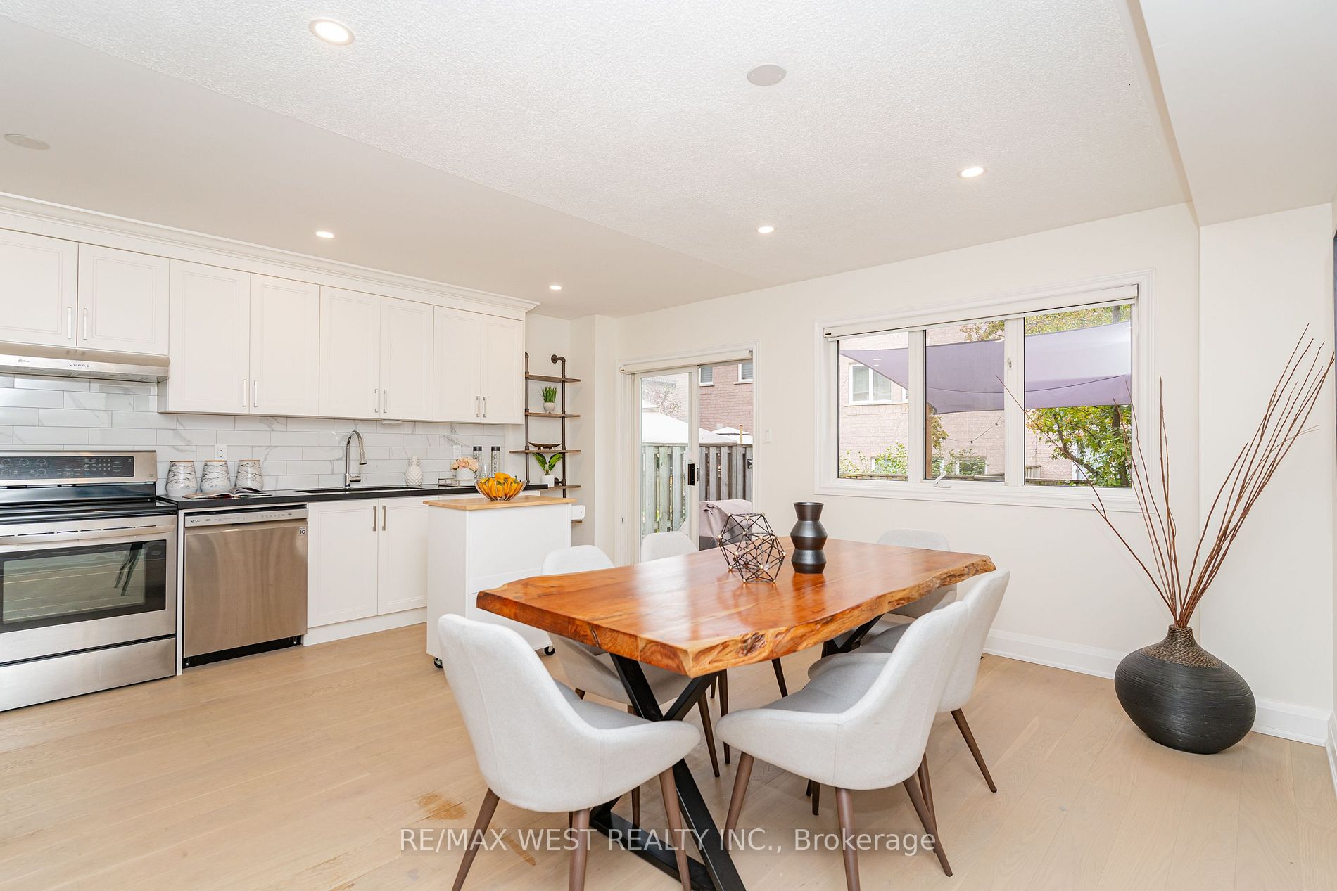 42 Pioneer Ave, #28