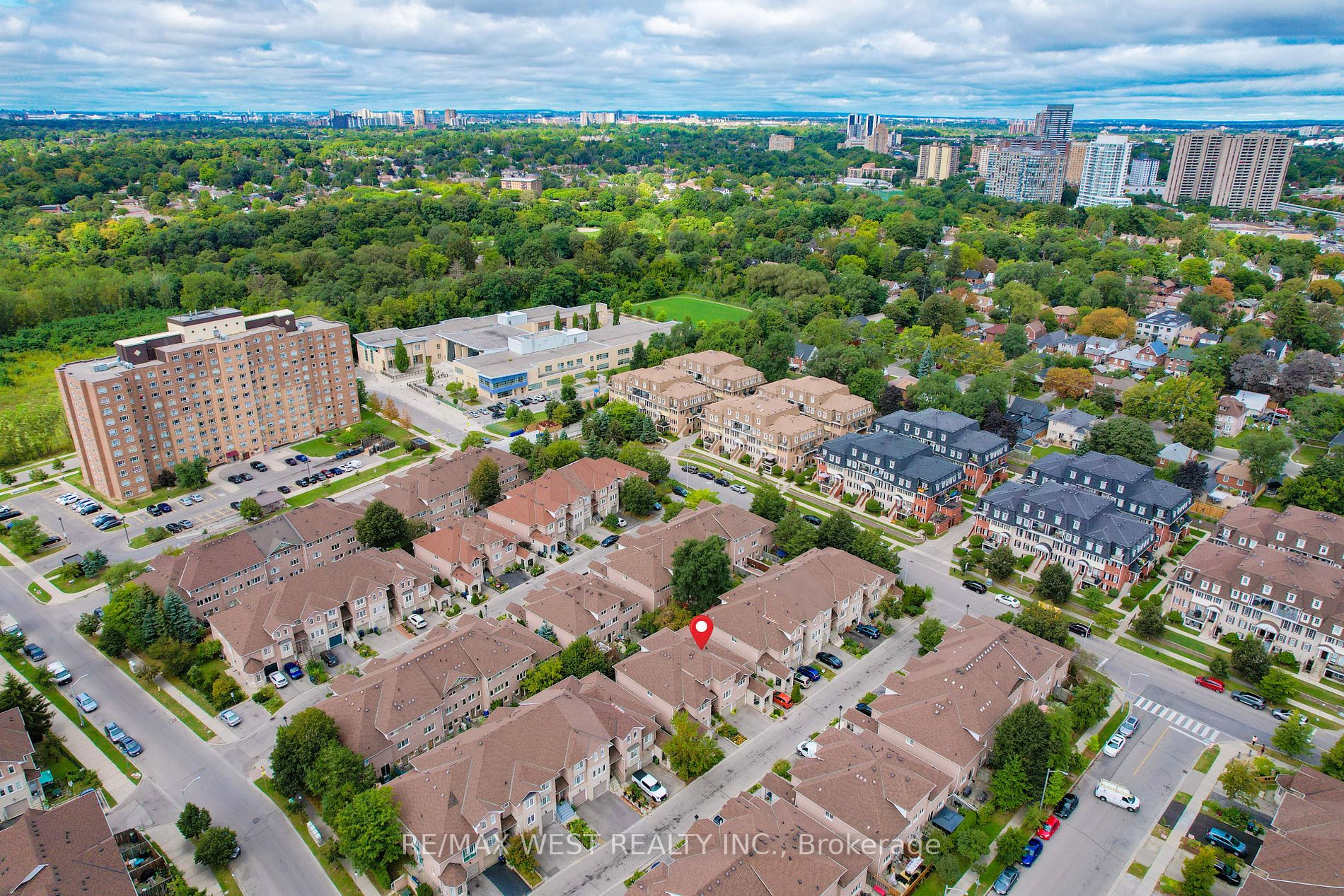 42 Pioneer Ave, #28