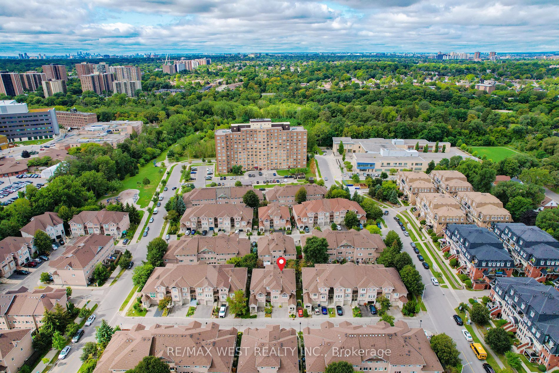 42 Pioneer Ave, #28