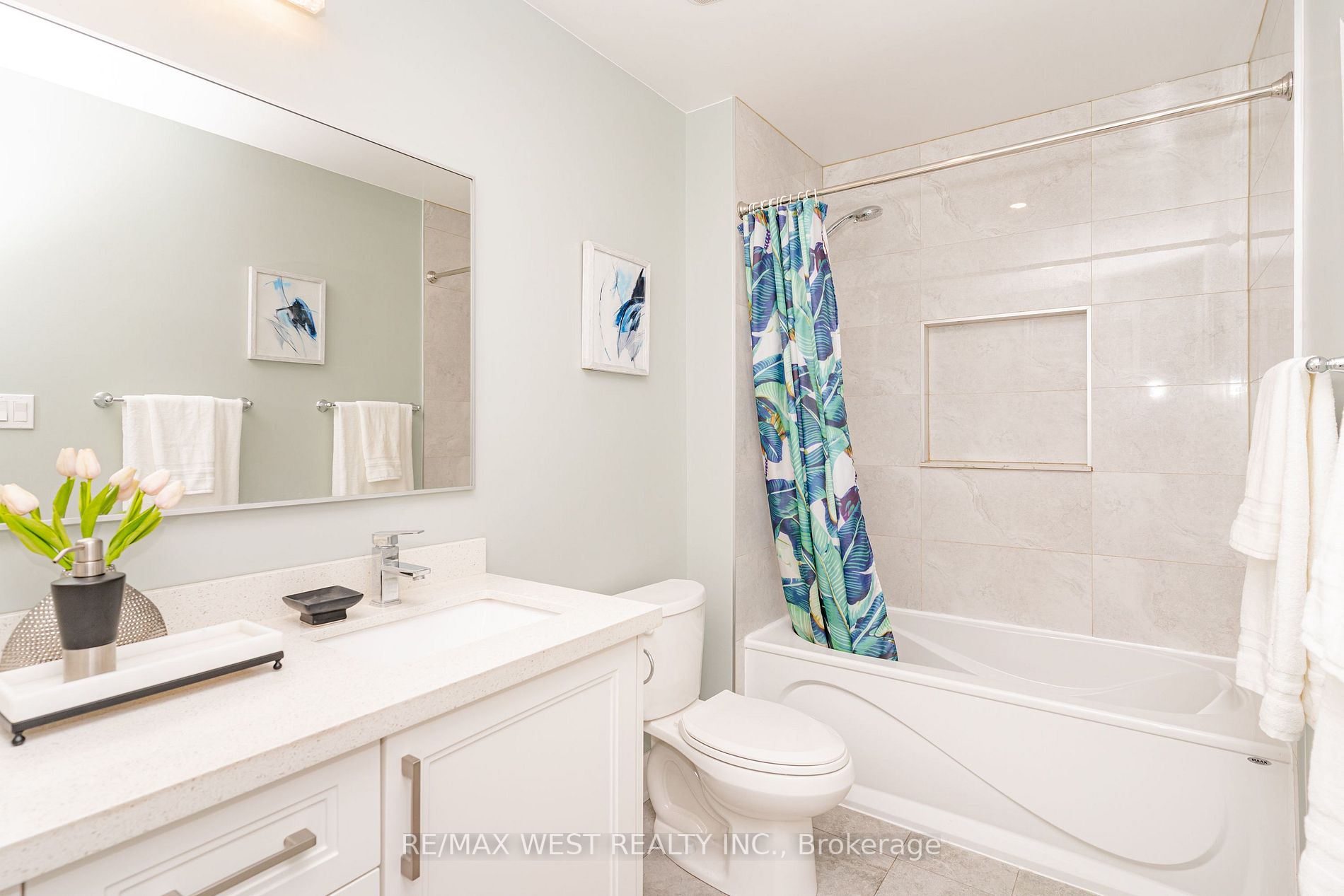 42 Pioneer Ave, #28