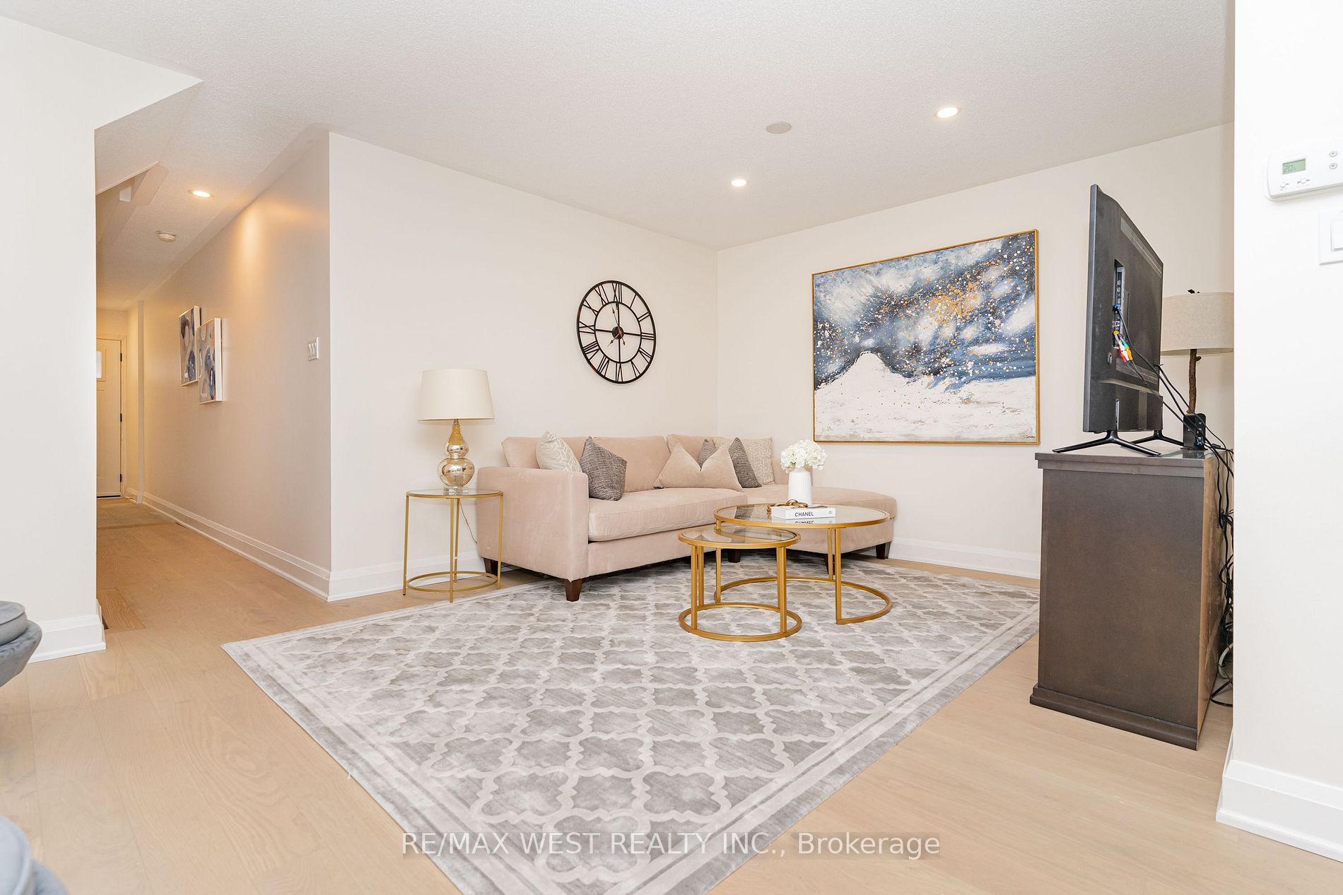 42 Pioneer Ave, #28