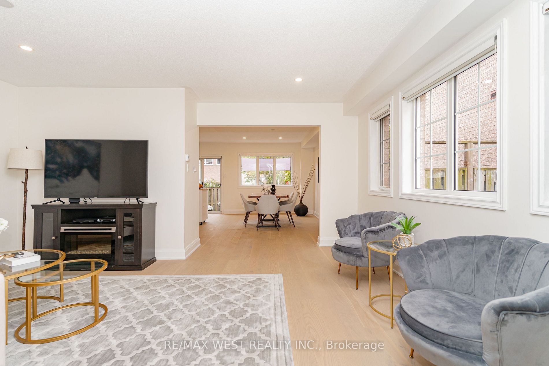 42 Pioneer Ave, #28