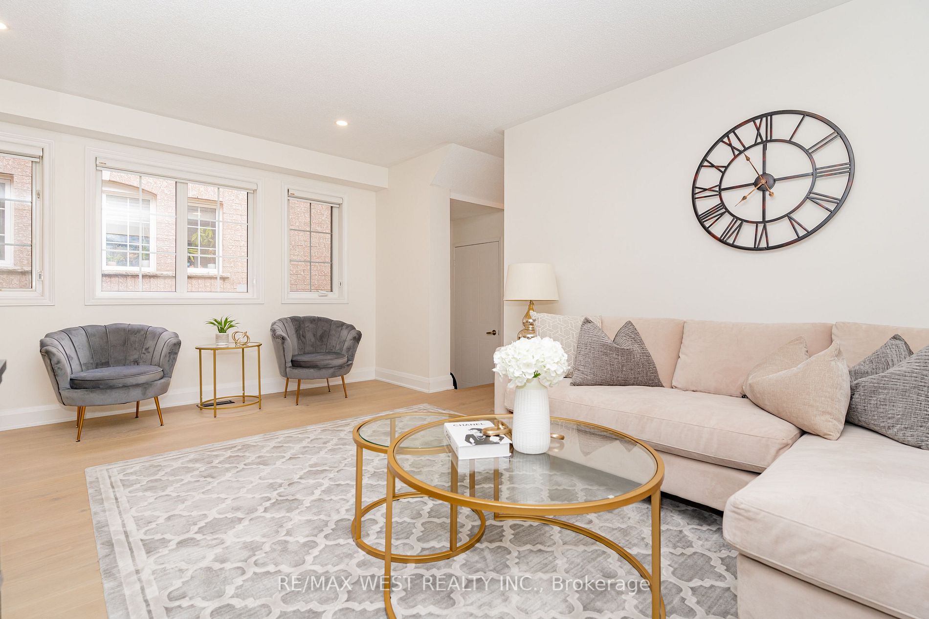 42 Pioneer Ave, #28