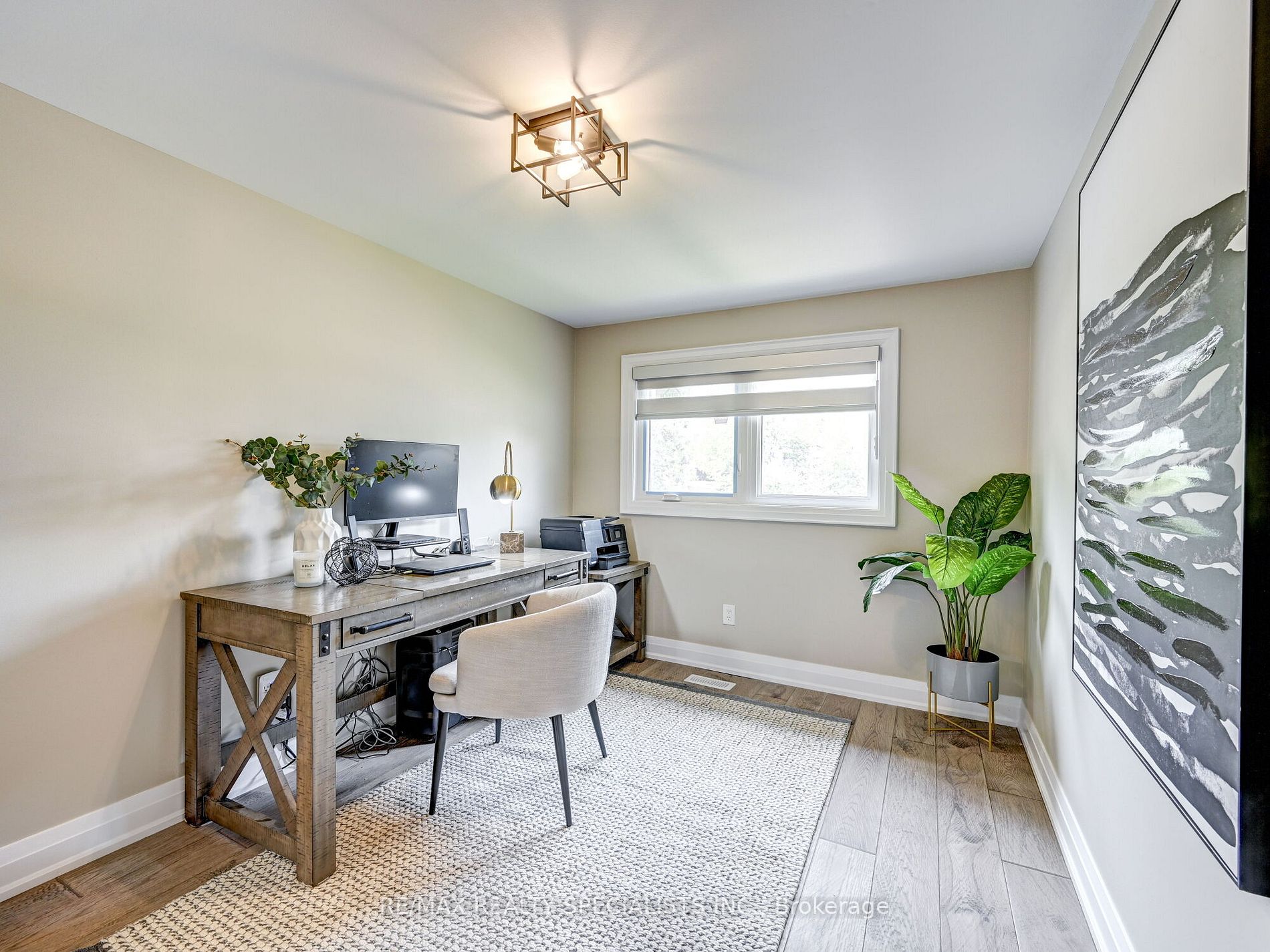 3 Lockton Crescent