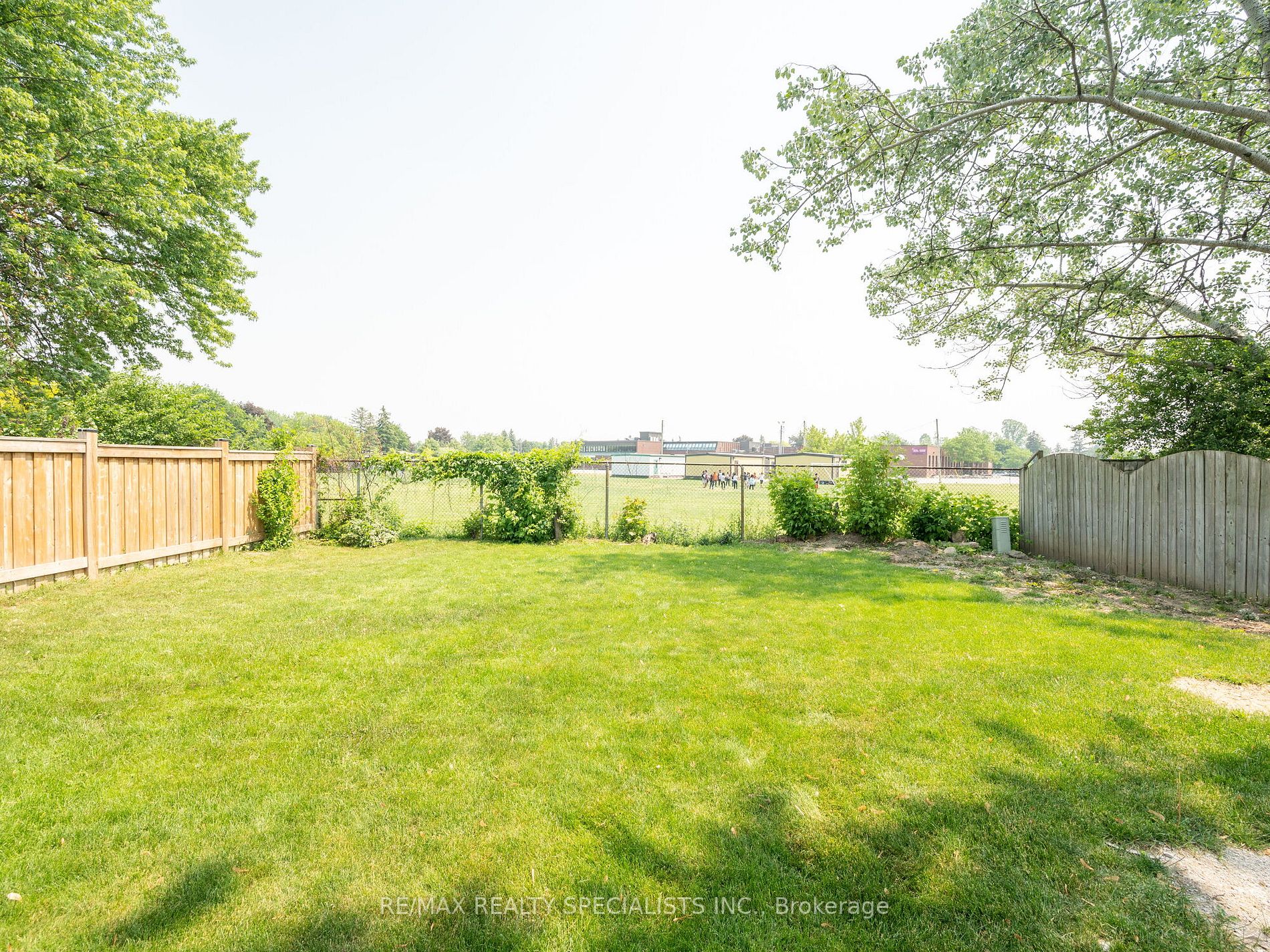 3 Lockton Crescent