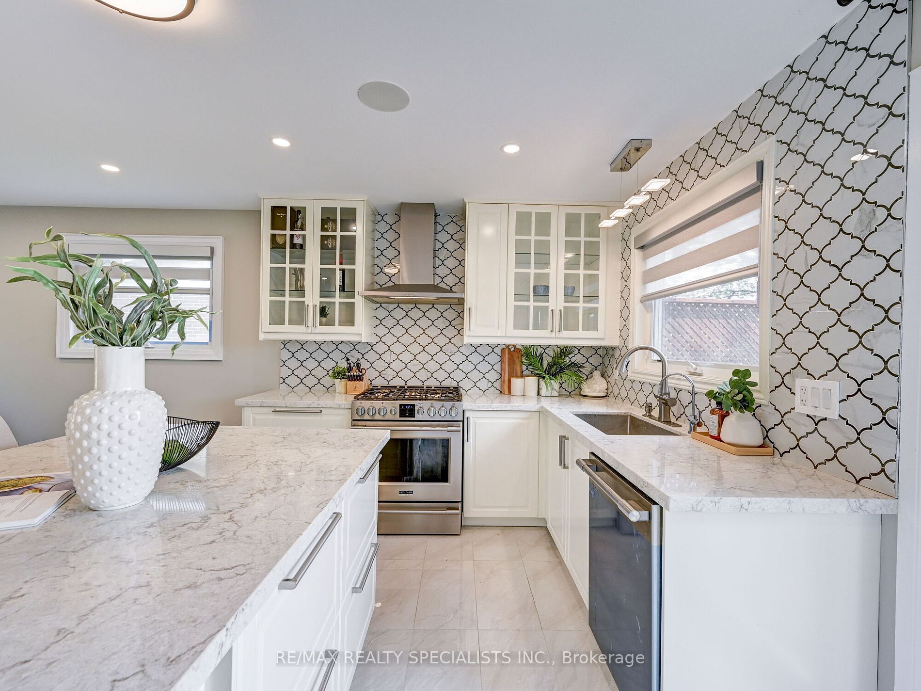 3 Lockton Crescent