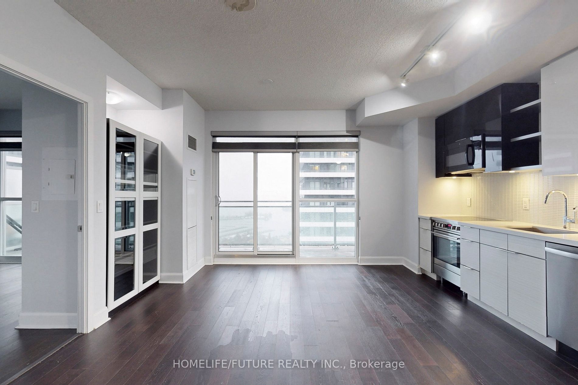 33 Shore Breeze Dr, #3301