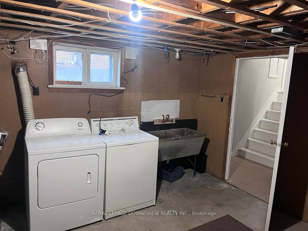 22 Northampton Dr W
