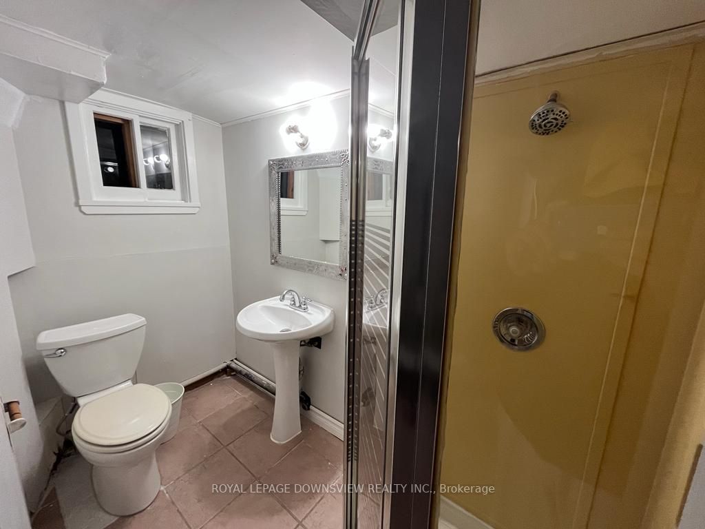 22 Northampton Dr W