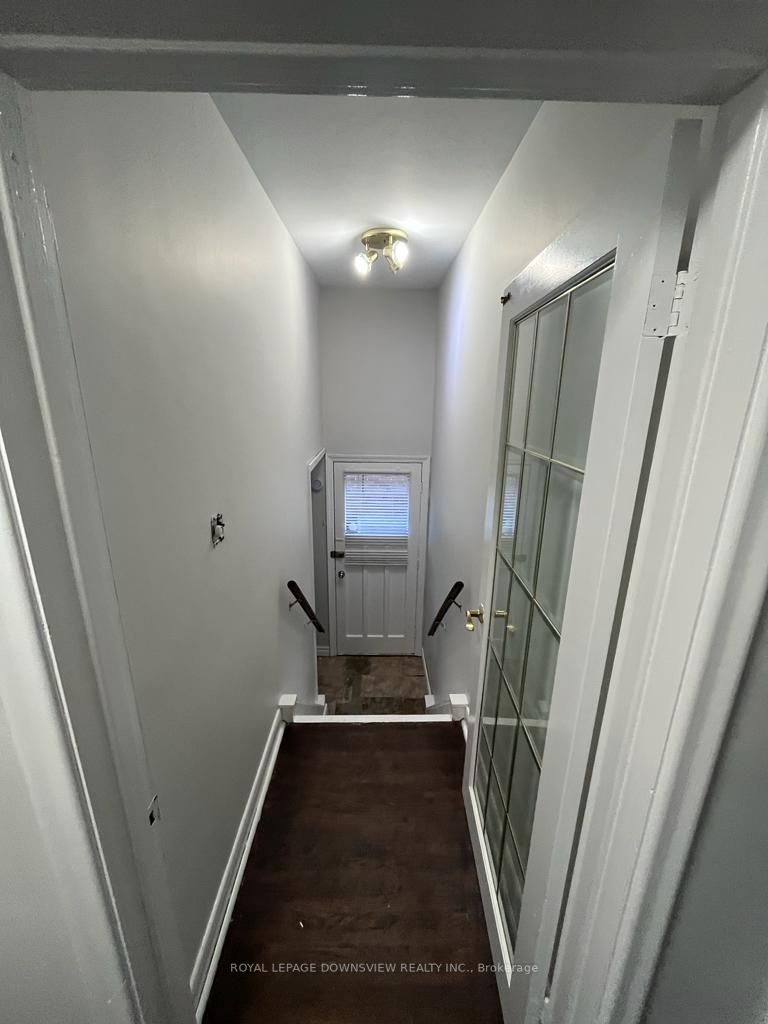 22 Northampton Dr W