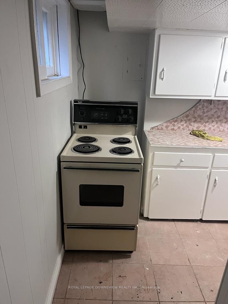 22 Northampton Dr W