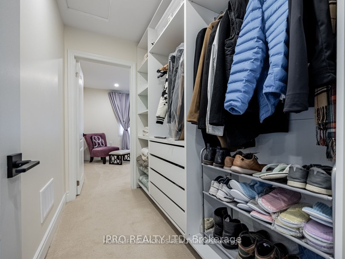 208 Glen Oak Dr