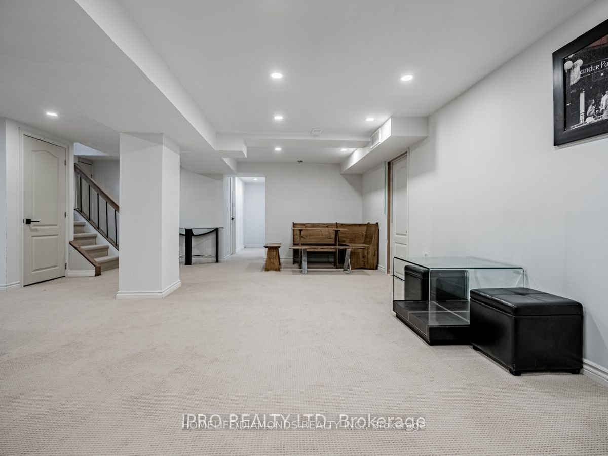 208 Glen Oak Dr