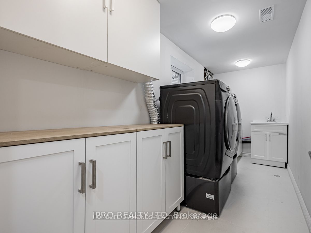 208 Glen Oak Dr