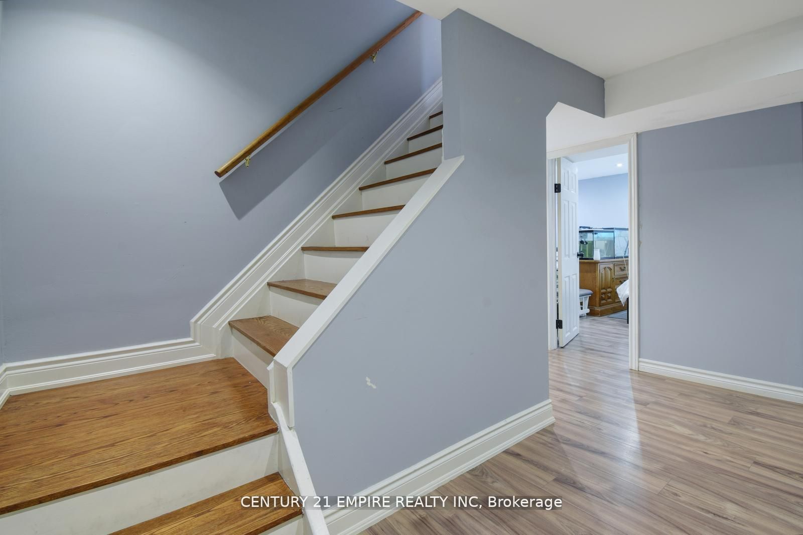 350 Harrowsmith Drive