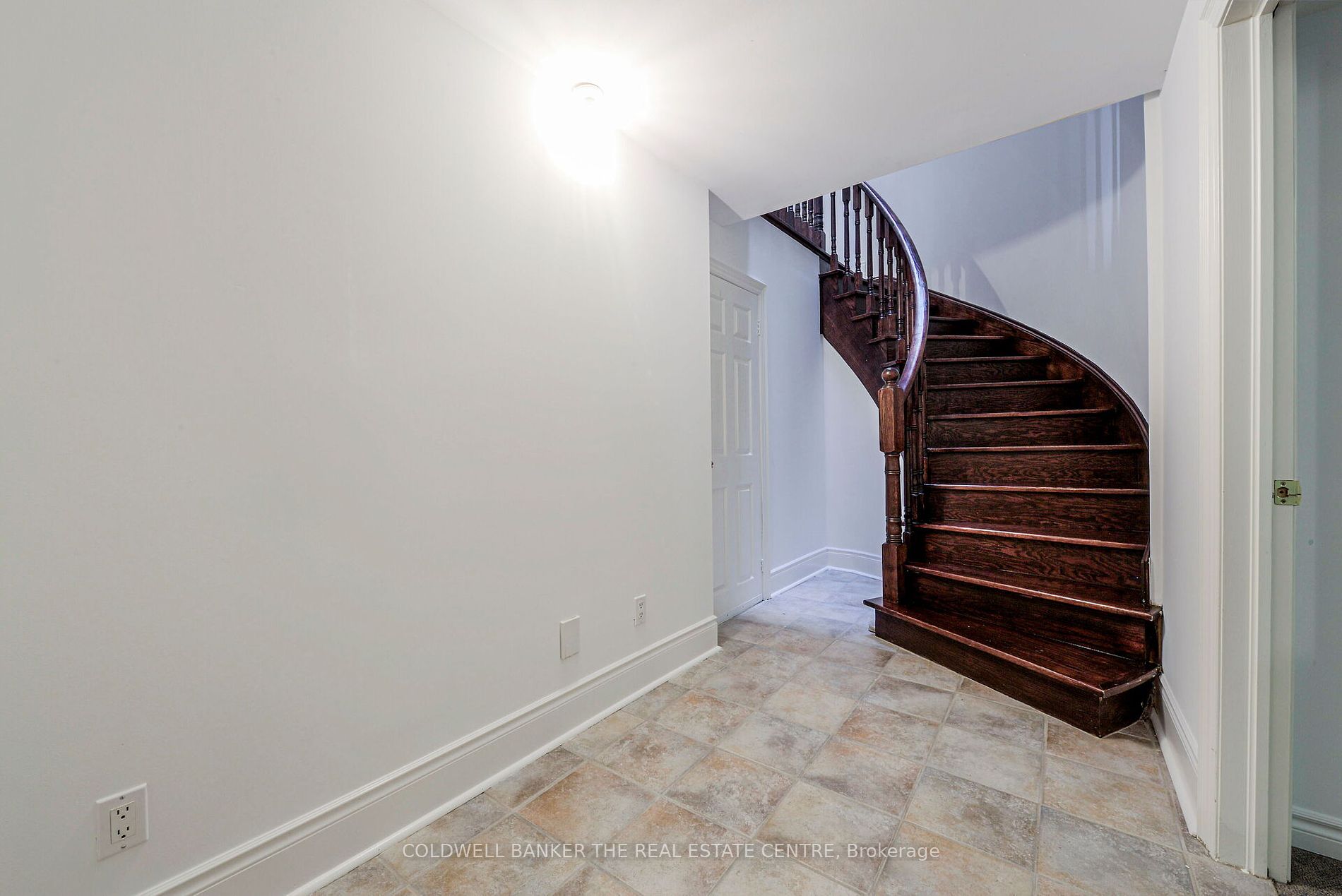 57 Fairview Road W