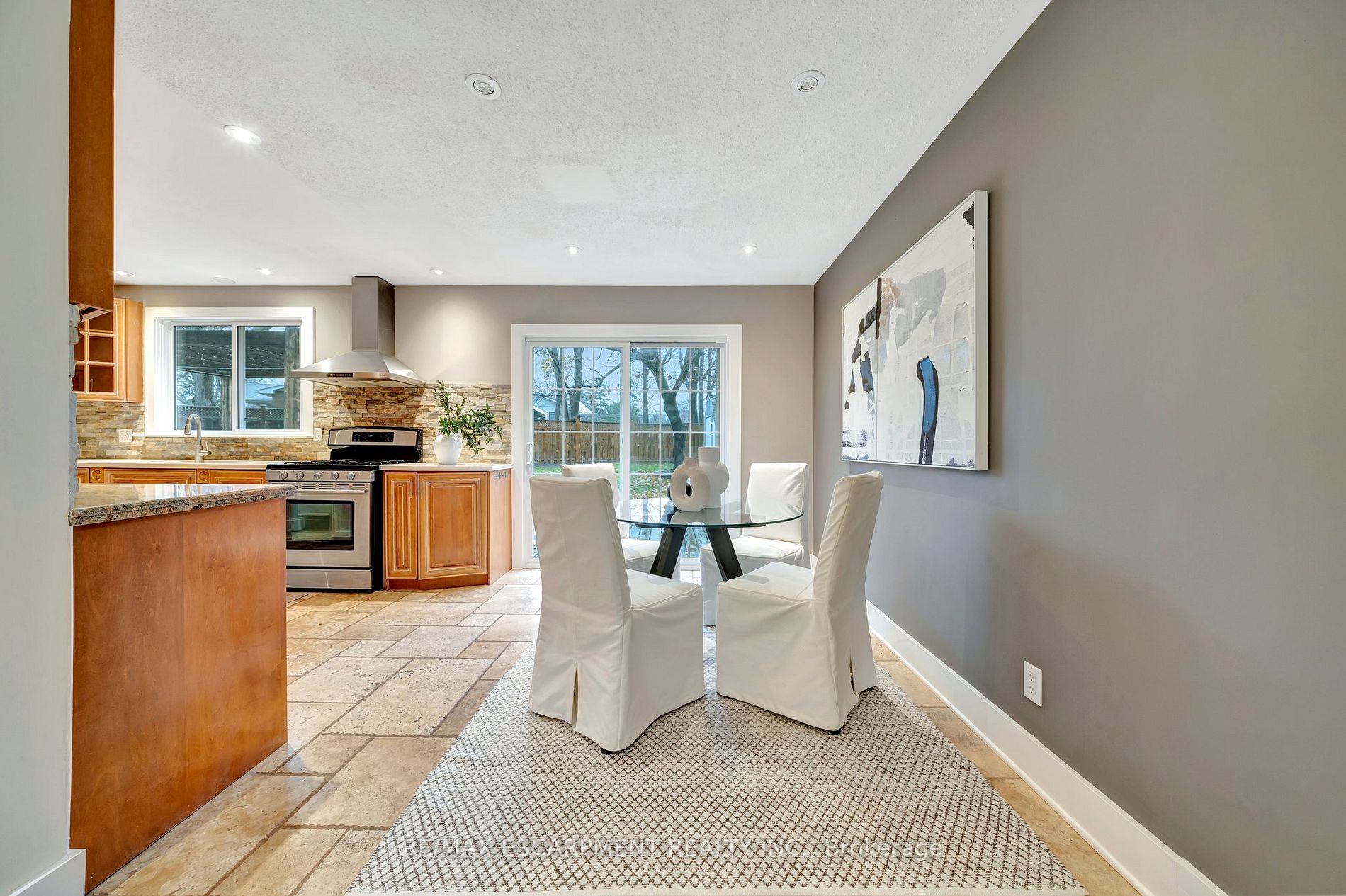 141 Otter Cres