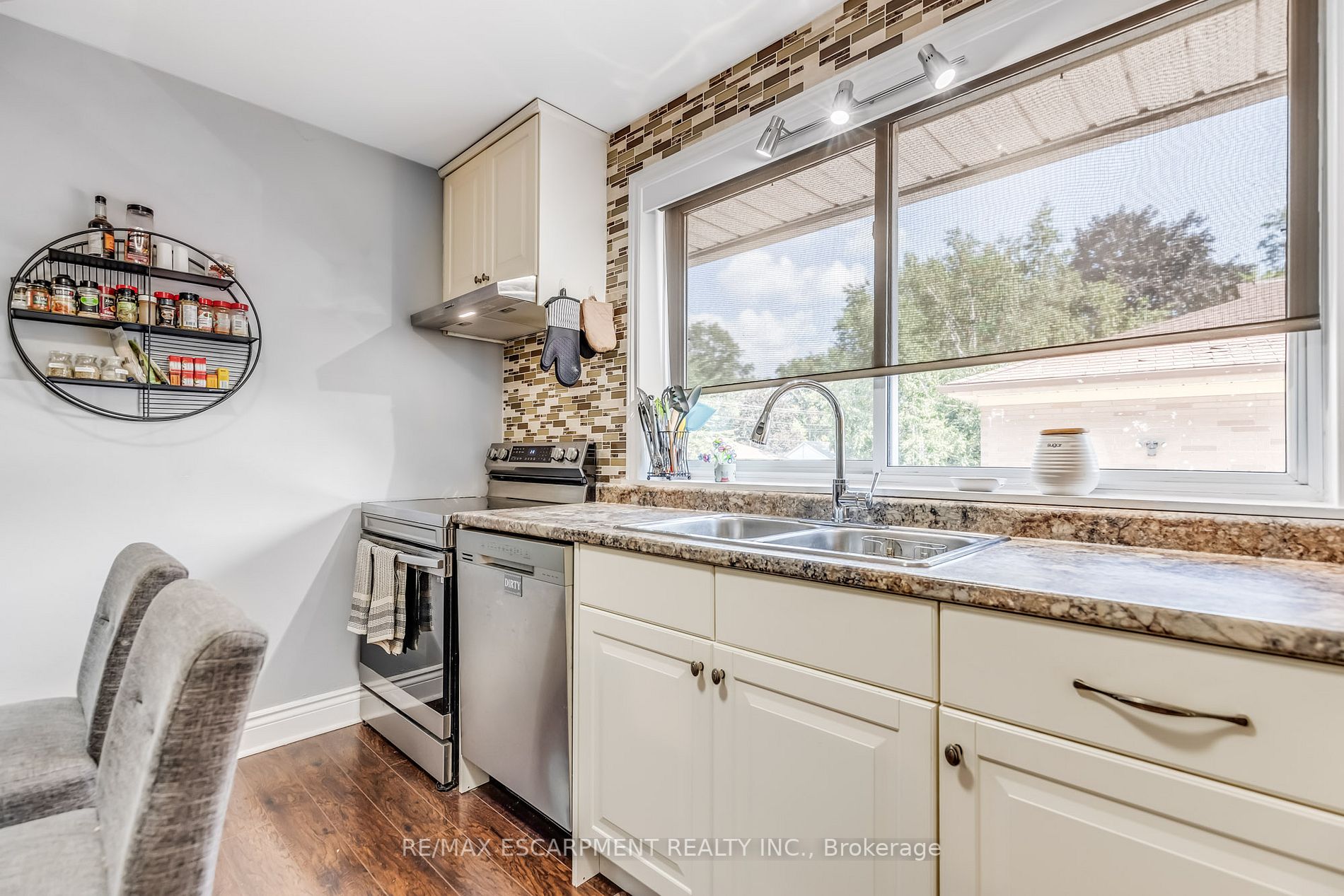 1388 ROYAL Drive