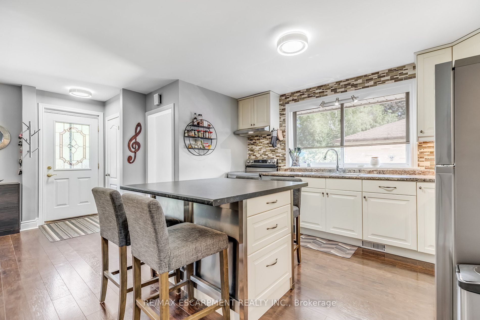 1388 ROYAL Drive