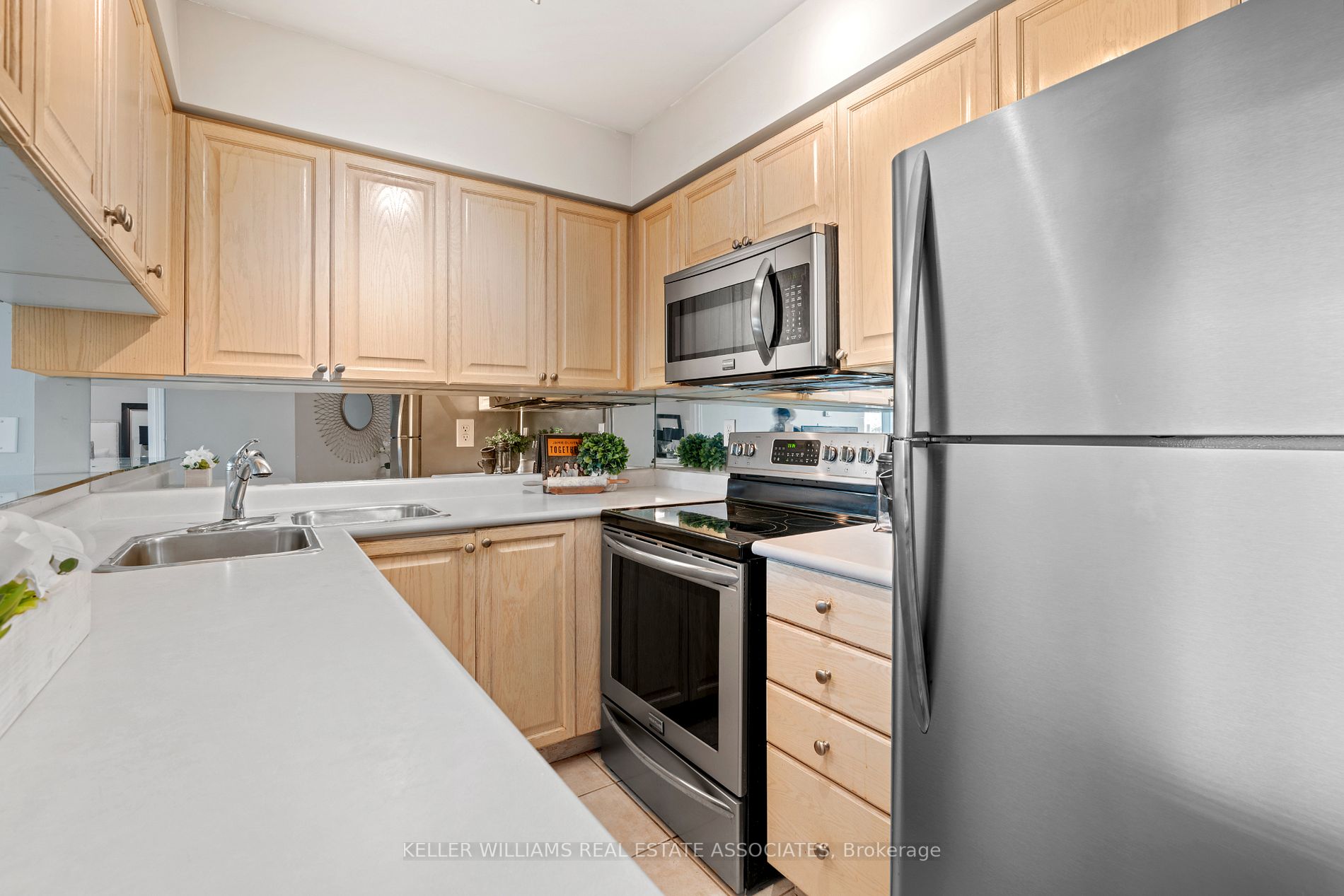 1150 Parkwest Pl, #107